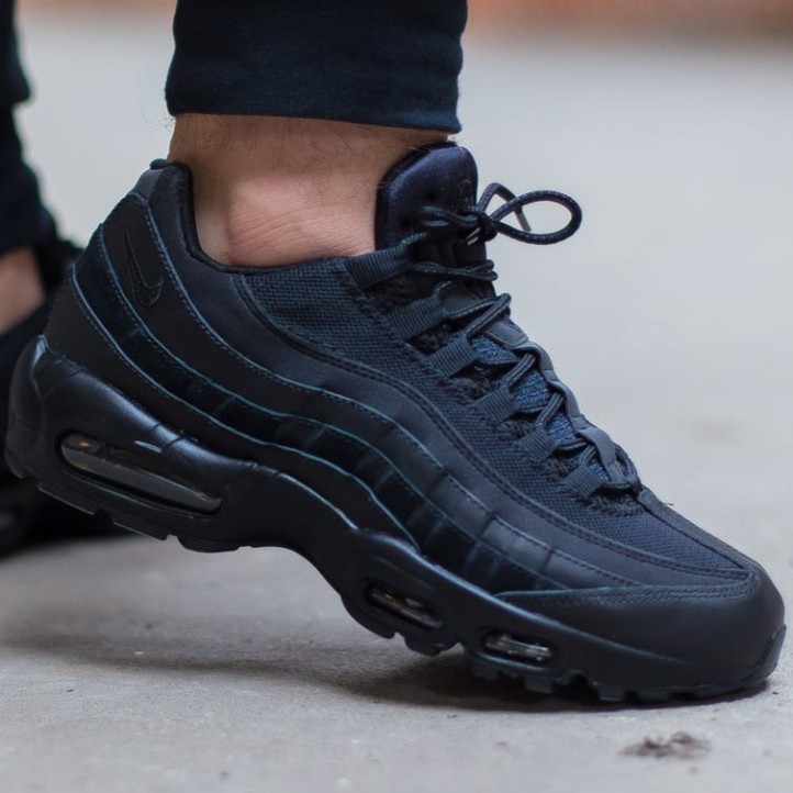 Triple black air max 72 sales